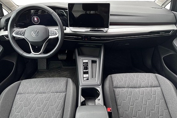 Volkswagen Golf VIII 8 of 15