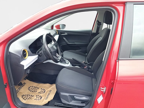 Seat Arona 8 of 14