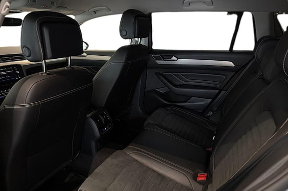Volkswagen Passat 19 of 22