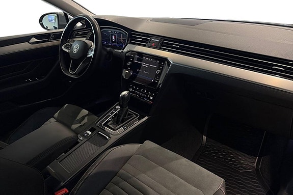 Volkswagen Passat 17 of 22