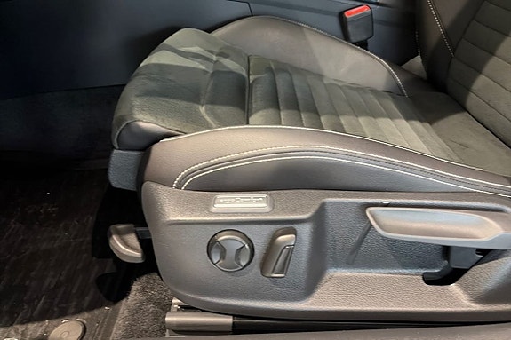 Volkswagen Passat 11 of 22
