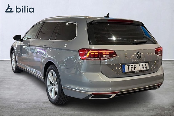 Volkswagen Passat 7 of 22