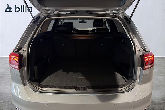 Volkswagen Passat 21 of 22