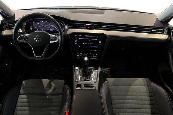 Volkswagen Passat 13 of 22