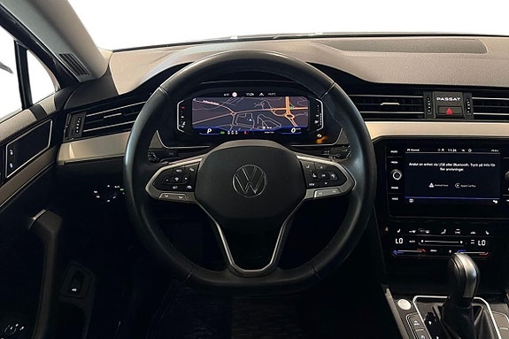 Volkswagen Passat 14 of 22