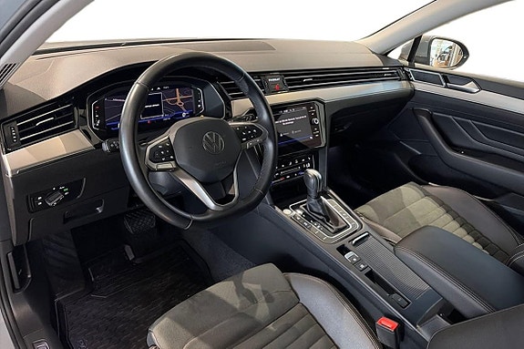 Volkswagen Passat 10 of 22