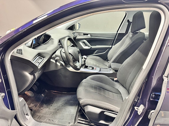 Peugeot 308 SW 8 of 9