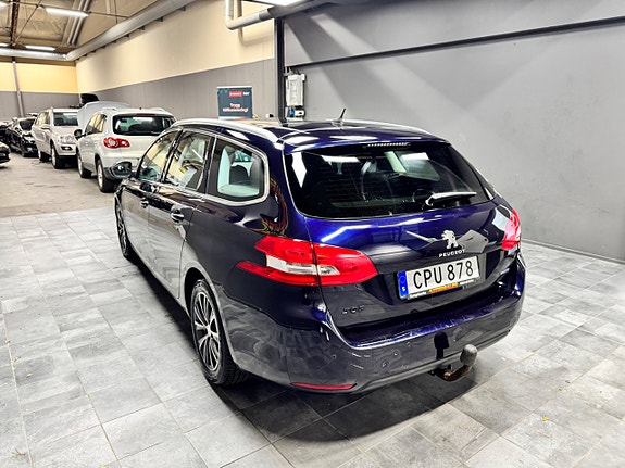 Peugeot 308 SW 4 of 9
