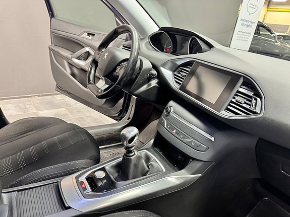 Peugeot 308 SW 5 of 9