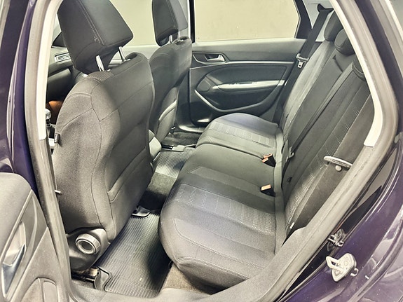 Peugeot 308 SW 9 of 9