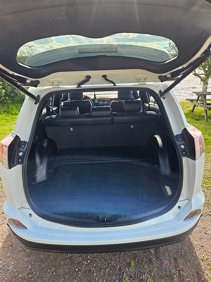 Toyota RAV4 7 of 10