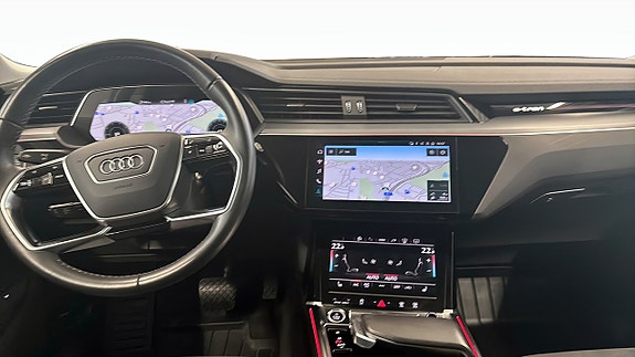 Audi Q8 e-tron 11 of 14