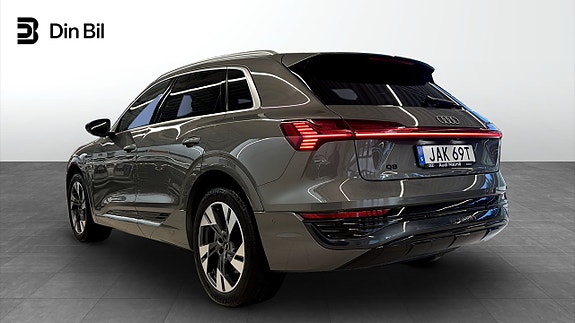 Audi Q8 e-tron 3 of 14