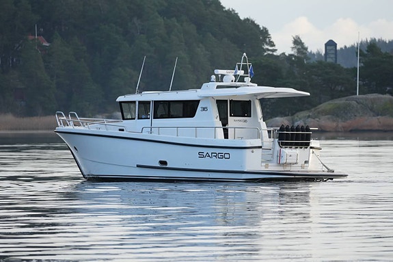 Sargo 36 2 x D6 440hk DPI, Joystick & DPS 2 of 12