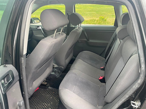 Volkswagen Polo 10 of 15