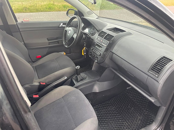 Volkswagen Polo 7 of 15
