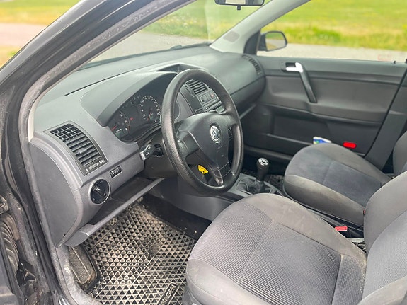 Volkswagen Polo 8 of 15