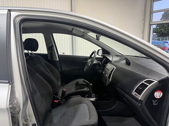 Hyundai i20 9 of 14