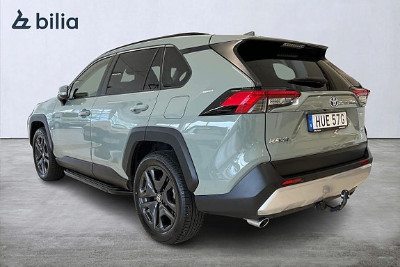 Toyota RAV4 2 of 26