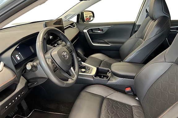 Toyota RAV4 14 of 26