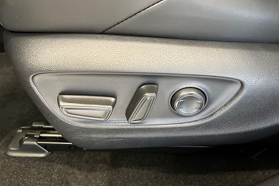 Toyota RAV4 24 of 26
