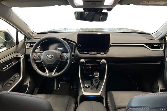 Toyota RAV4 10 of 26