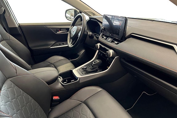 Toyota RAV4 7 of 26