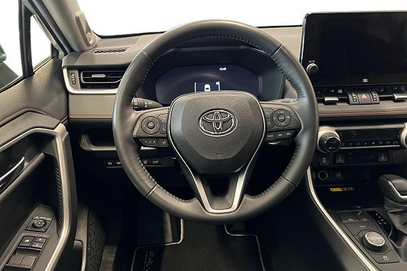 Toyota RAV4 11 of 26
