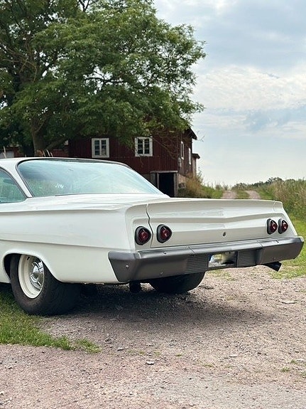 Chevrolet Bel Air 2 of 15
