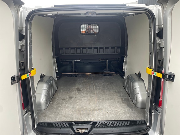 Ford Transit Custom 8 of 8