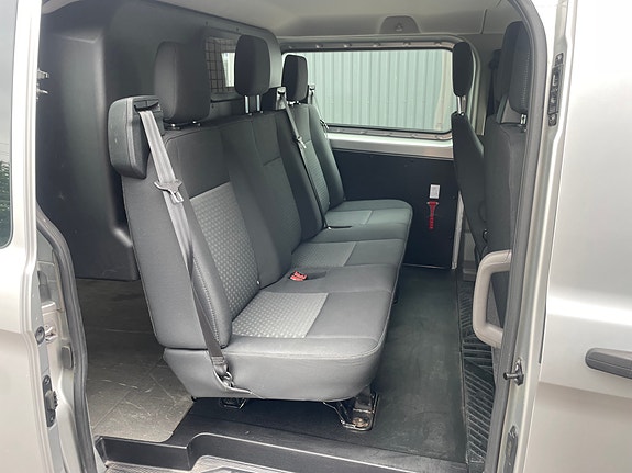 Ford Transit Custom 6 of 8