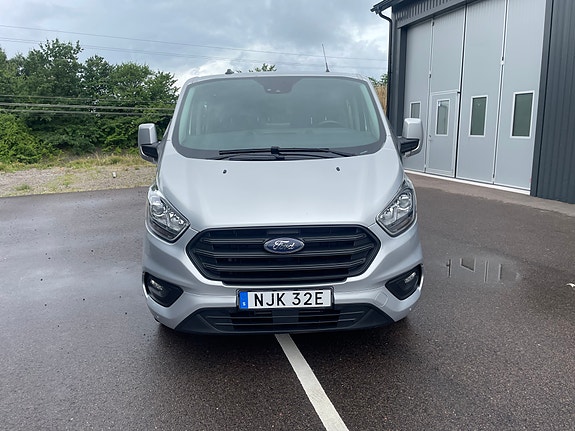 Ford Transit Custom 2 of 8