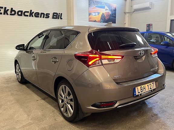 Toyota Auris 6 of 19