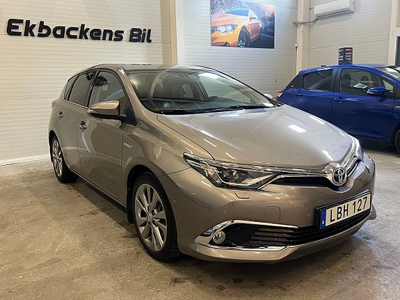 Toyota Auris 2 of 19