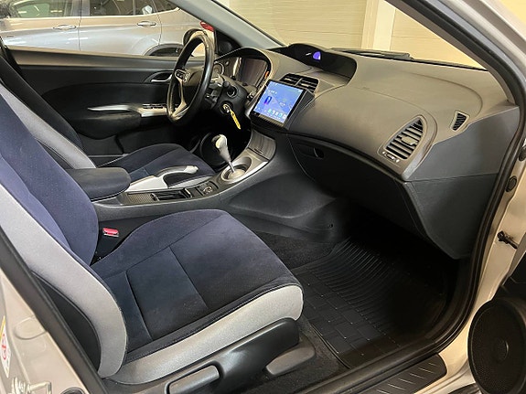 Honda Civic 9 of 17