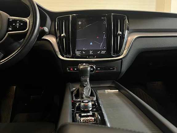 Volvo V60 11 of 23