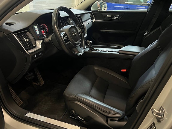 Volvo V60 7 of 23