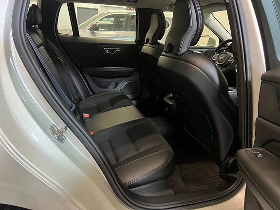 Volvo V60 20 of 23