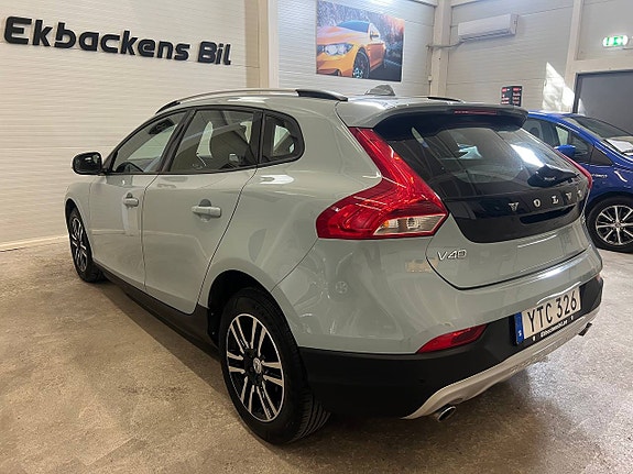 Volvo V40 Cross Country 5 of 20