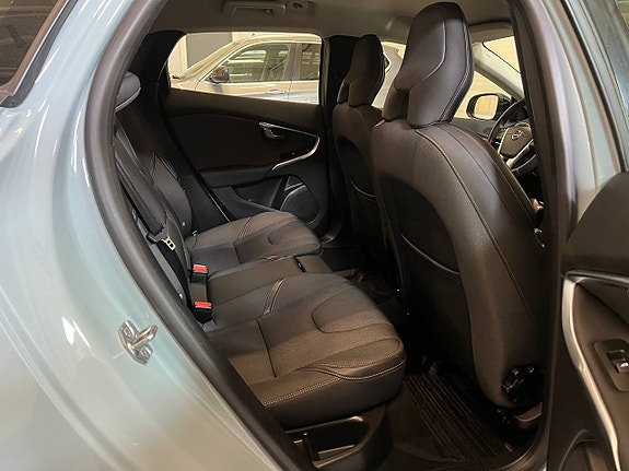 Volvo V40 Cross Country 18 of 20
