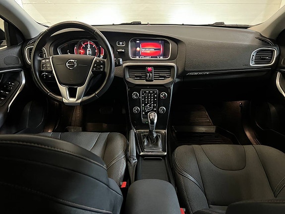 Volvo V40 Cross Country 8 of 20