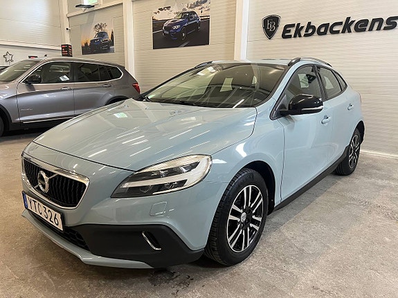 Volvo V40 Cross Country 3 of 20
