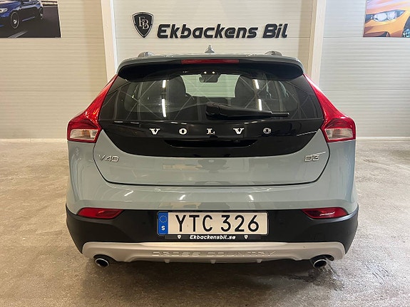 Volvo V40 Cross Country 6 of 20
