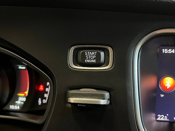 Volvo V40 Cross Country 17 of 20