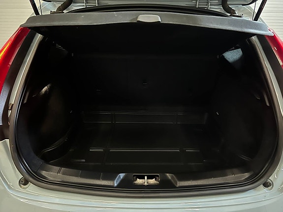Volvo V40 Cross Country 19 of 20