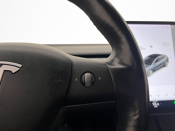 Tesla Model 3 24 of 29