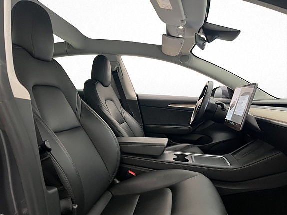 Tesla Model 3 10 of 29
