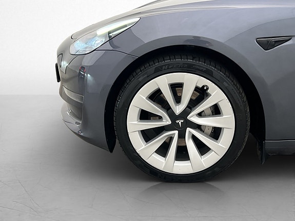 Tesla Model 3 26 of 29