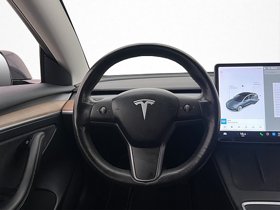 Tesla Model 3 13 of 29