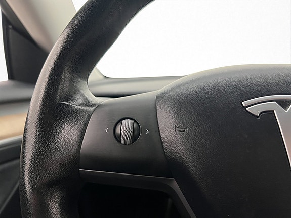 Tesla Model 3 25 of 29